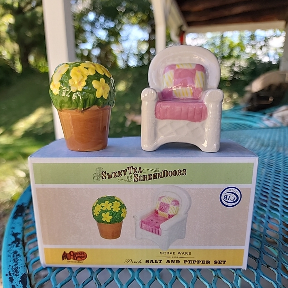Cracker Barrel Porch Salt And Pepper Shaker Set